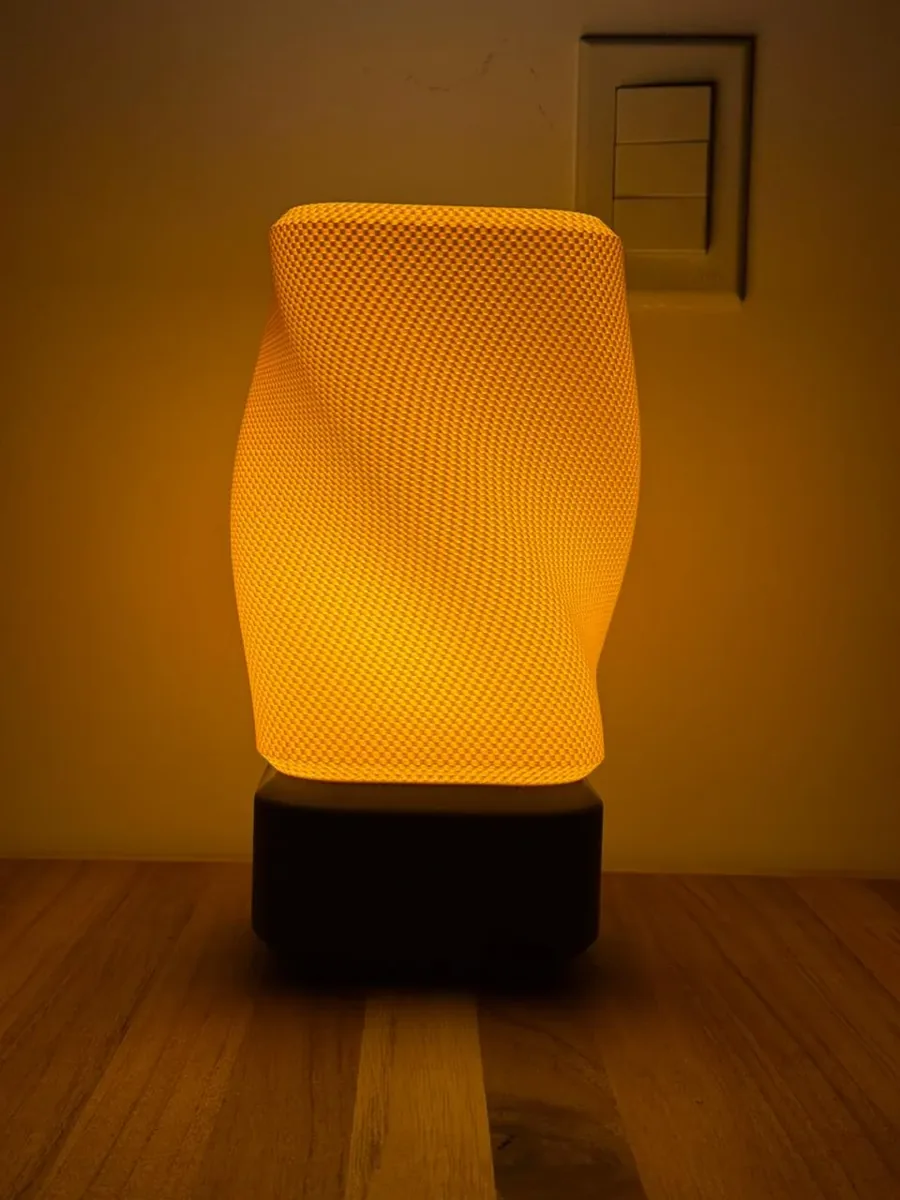 Lampe Torsada allumée